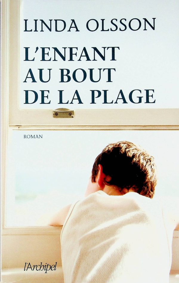 L'enfant au bout de la plage