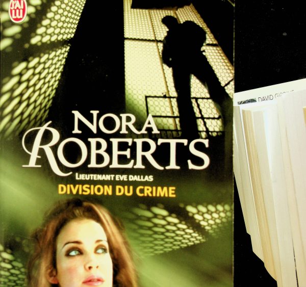 Lieutenant Eve Dallas T. 18 - Division du crime