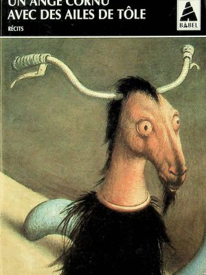 Un ange cornu avec des ailes de tôle
